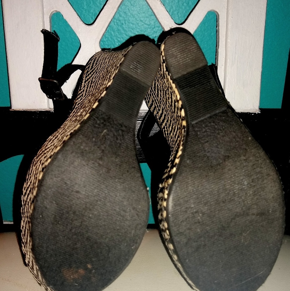 Black and White Wedges - Picture 5 of 8